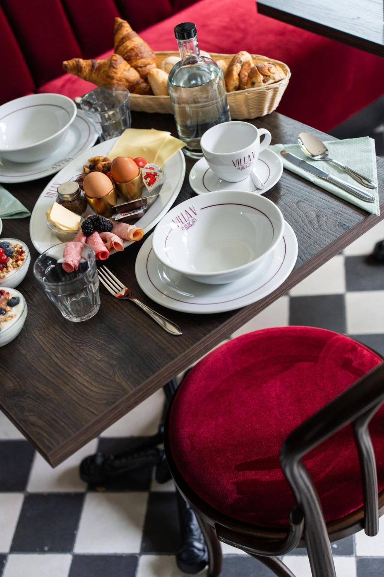 Villa V Petit Hotel Valkenburg aan de Geul Екстер'єр фото
