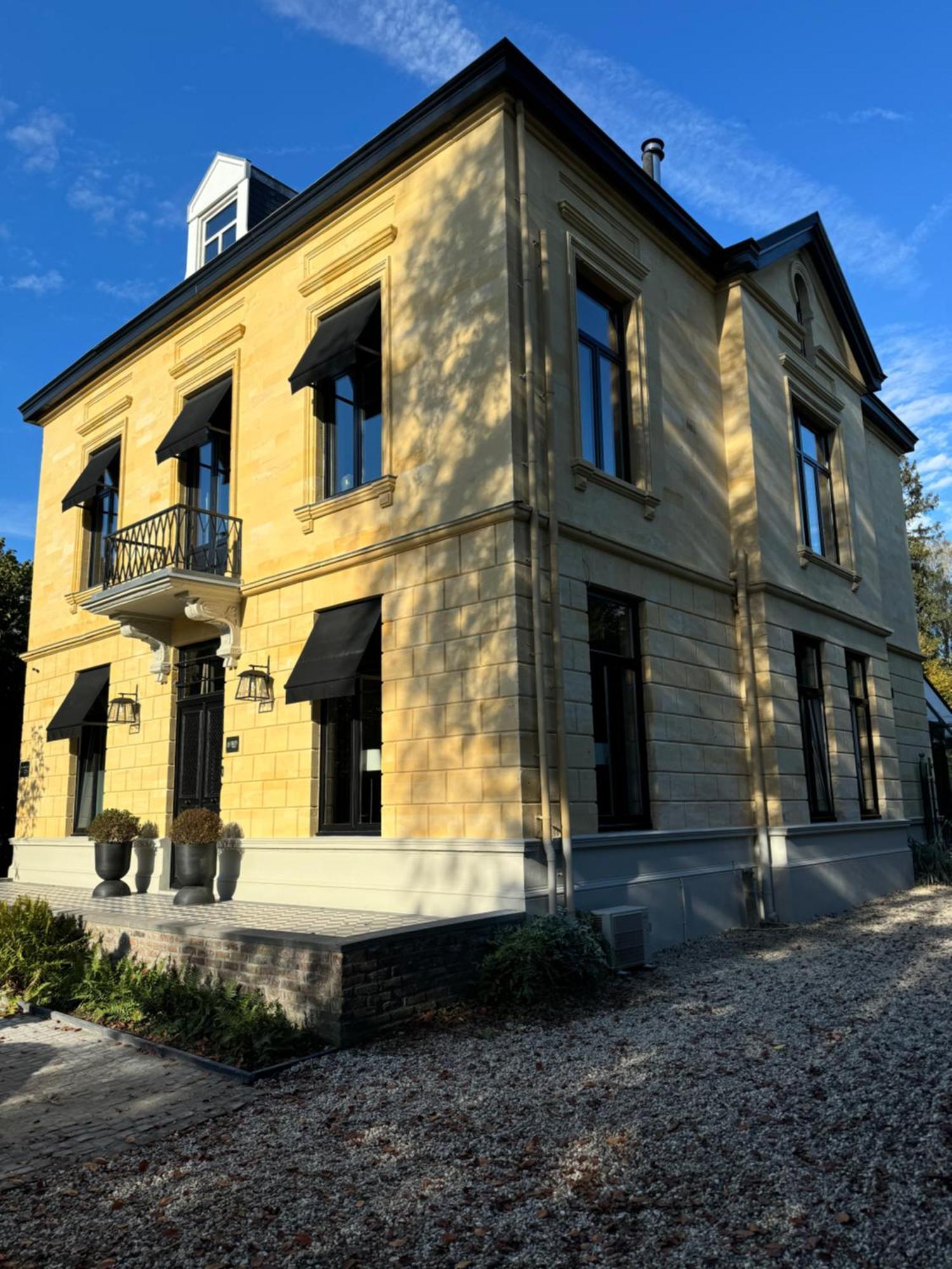 Villa V Petit Hotel Valkenburg aan de Geul Екстер'єр фото